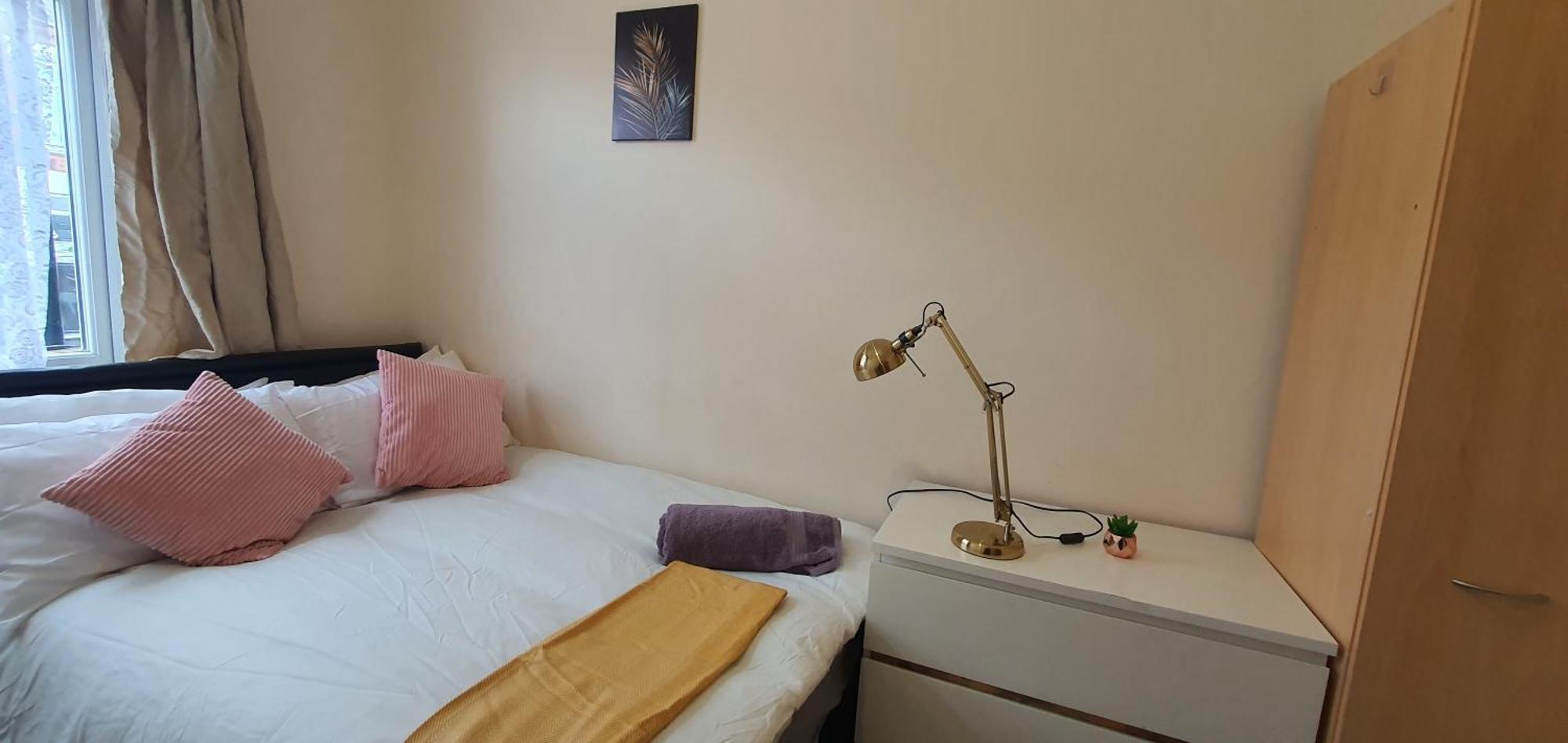 King House Aparthotel Ковънтри Екстериор снимка
