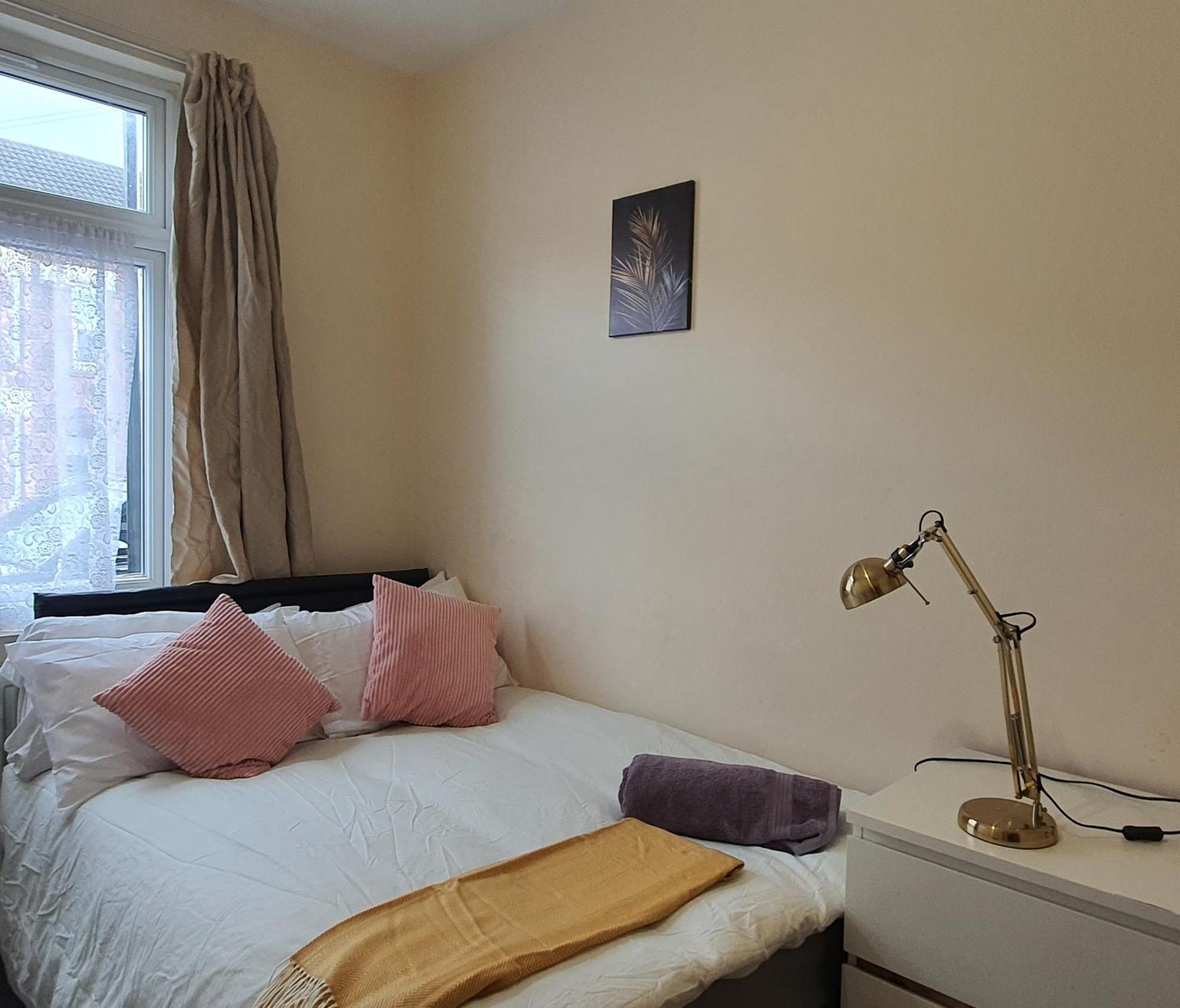 King House Aparthotel Ковънтри Екстериор снимка